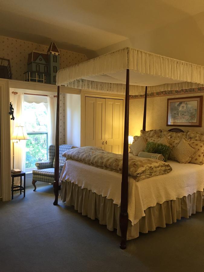 The Gables Wine Country Inn Санта-Роза Экстерьер фото