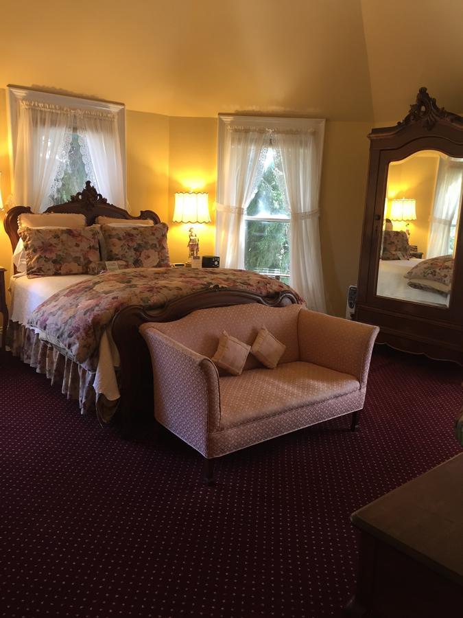 The Gables Wine Country Inn Санта-Роза Экстерьер фото
