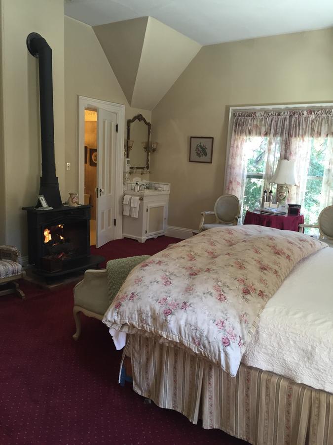 The Gables Wine Country Inn Санта-Роза Экстерьер фото