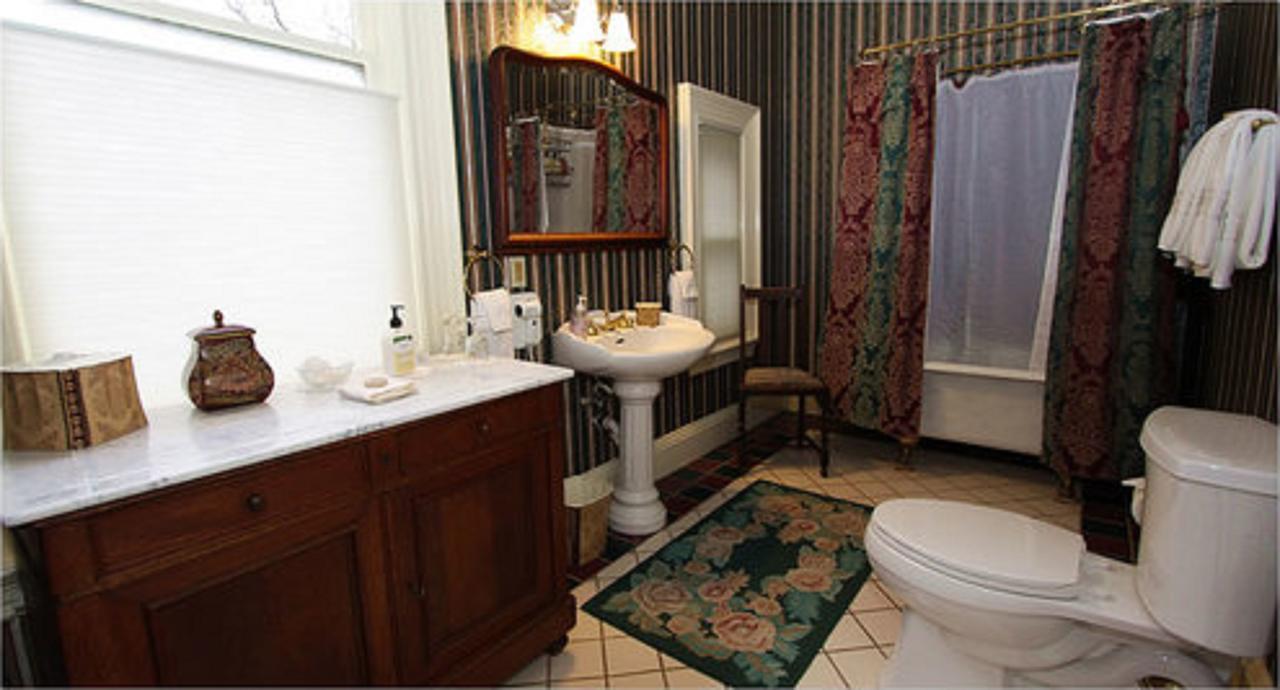 The Gables Wine Country Inn Санта-Роза Экстерьер фото