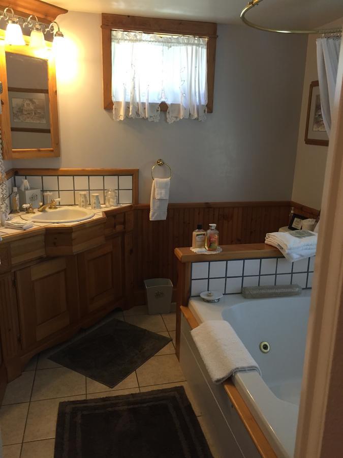 The Gables Wine Country Inn Санта-Роза Номер фото